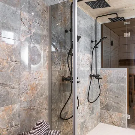 Raikas, Northern Lights, & Lake, Free Wifi, Vuosseli Ruka *