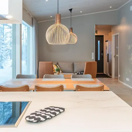 Raikas, Northern Lights, & Lake, Free Wifi, Vuosseli Ruka Villa *