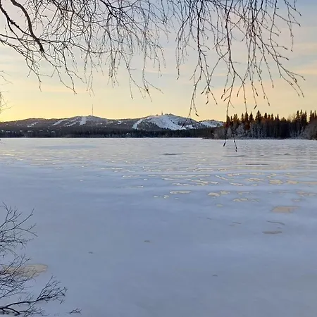 Villa Raikas, Northern Lights, & Lake, Free Wifi, Vuosseli Ruka