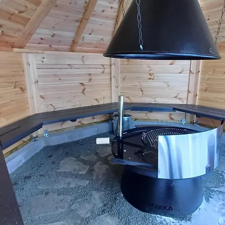 Raikas, Northern Lights, & Lake, Free Wifi, Vuosseli Ruka فيلة *