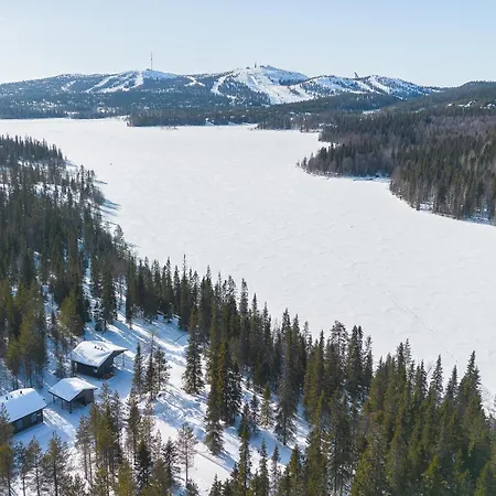 Raikas, Northern Lights, & Lake, Free Wifi, Vuosseli Ruka Villa Kuusamo